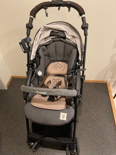 コンビ　 スゴカルα 4キャス　エッグショック　レインカバー等付き　Simplight