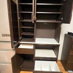 食器棚の画像