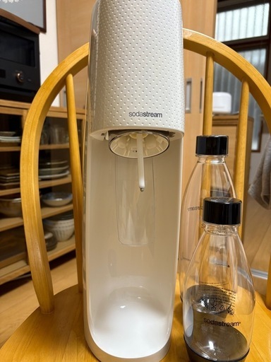 ソーダストリーム本体とガスシリンダー3本