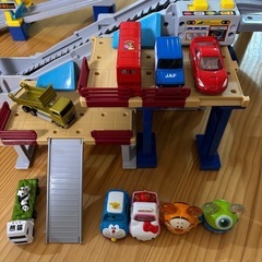 タカラトミー  トミカ高速どうろ、車9台セットの画像