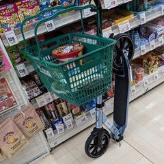 屋内、駅構内、電車内でもすいすい移動できるキックボード　スマートキックボード　smart kickboadの画像