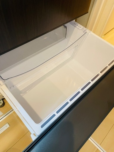 AQUA 【右開き】２７２Ｌ　３ドアノンフロン冷蔵庫　AQRSV27KT 2021年製