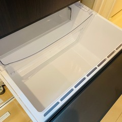AQUA 【右開き】２７２Ｌ　３ドアノンフロン冷蔵庫　AQRSV27KT 2021年製の画像