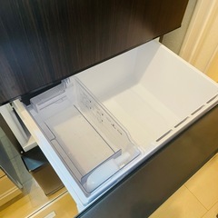 AQUA 【右開き】２７２Ｌ　３ドアノンフロン冷蔵庫　AQRSV27KT 2021年製の画像