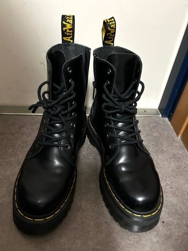 ドクターマーチン Jadon 8ホール［UK6］