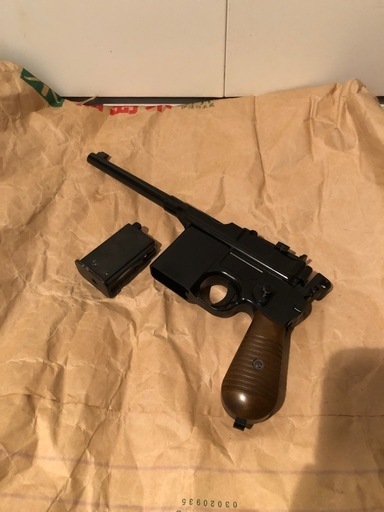 ‼️引き取り先決定済み‼️モーゼル　M712 ガスガン　予備マガジン、木製ストックホルスター付属  エアガン