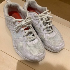 白スニーカー27センチ