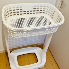 【引渡し先決定しました】2段ランドリーバスケット　カゴなし　キャ...