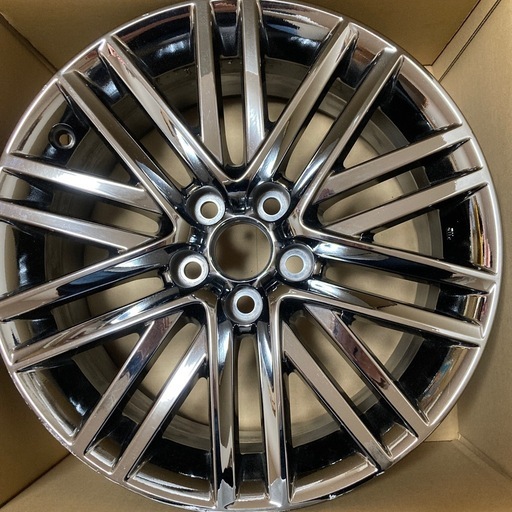 トヨタクラウン18インチホイール