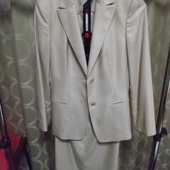 Aylesbury レディーススーツ