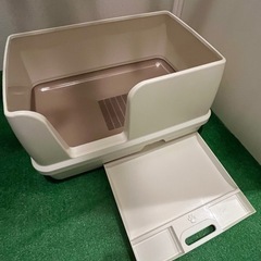 猫トイレ大型➕ペットシーツ150枚
の画像
