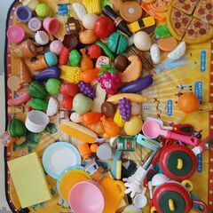 中古　ままごとキッチン　食材セット　の画像
