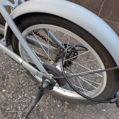 折りたたみ自転車の画像