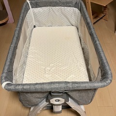 移動式ベビーベッドの画像