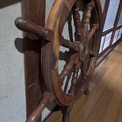 アンティーク　舵輪の画像