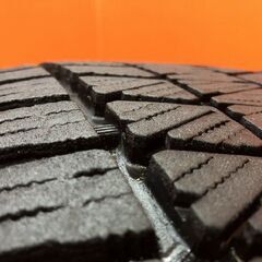 BS BRIDGESTONE BLIZZAK DM-V3 225/60R18 18インチ スタッドレス 21年製 バリ溝 レクサスNX RAV4 ハリアー等　(KTM346)の画像