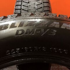 BS BRIDGESTONE BLIZZAK DM-V3 225/60R18 18インチ スタッドレス 21年製 バリ溝 レクサスNX RAV4 ハリアー等　(KTM346)の画像
