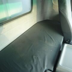 H.24(2012)年 UDトラックス コンドル 2.95tアルミウイングワイド6MT グレー ワイドボディ　オートＡＣ　ＥＴＣ　バックカメラ　ＡＢＳ　エアバック　ベッド付　LEDヘッドライト　ラッシング２段　電動格納ミラー　　検付き１年　　17209の画像