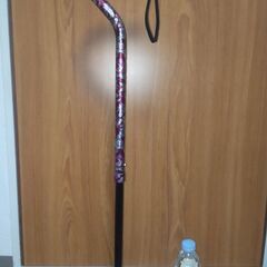 【まだ受付中】未使用品 安心・しっかりの4点杖 ワンタッチ長さ調整可能 花柄 早い者勝ちです✨✨の画像