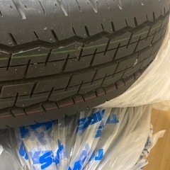 ハイエース　新車外しタイヤホイール　カバー付き
の画像