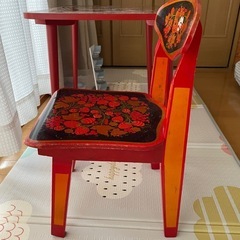 幼児用テーブルと椅子の画像