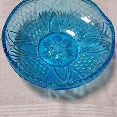 青いキレイなお皿