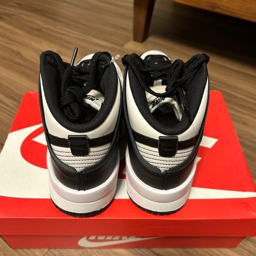 新品未使用‼️NIKEウィメンズダンクハイアップ