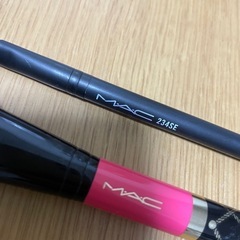 MAC 234SE アイシャドウブラシとフェイスブラシセットの画像