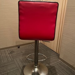 高さ調整出来るカウンターチェアの画像