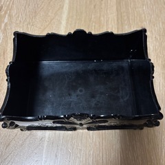 黒の蝶と花の装飾ケース
の画像