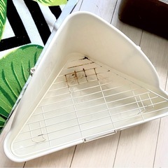 小動物用三角トイレ譲ります！！の画像
