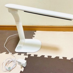 デスクライト　アイリスオーヤマ
