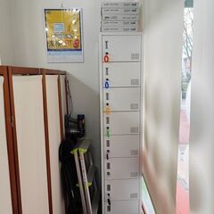 事務用ロッカー8段　ホワイト　ほぼ未使用品　合鍵有り　取りに来て...
