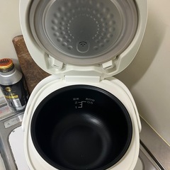炊飯器 ホワイト　3合炊きの画像