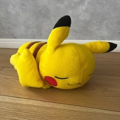 ピカチュウ　ぬいぐるみ