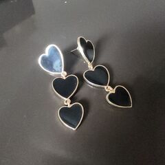 ブラック＆ゴールドハートロングピアス