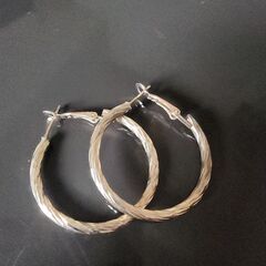 ゴールドフープピアス