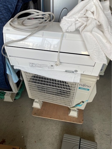 中古エアコン色々あります。取付費込み¥25000〜