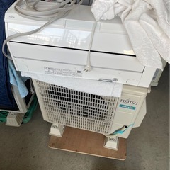 中古エアコン色々あります。取付費込み¥25000〜の画像