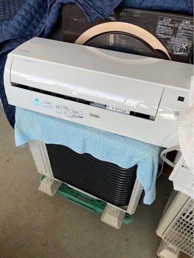 中古エアコン色々あります。取付費込み¥25000〜