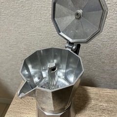コーヒープレッサーとコーヒー関係の物の画像