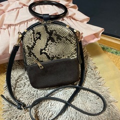 人気美品ヌエールPECHINCHAR 2way メッシュ2wayショルダー 人気美品ヌエールPECHINCHAR 2way メッシュ2wayショルダー