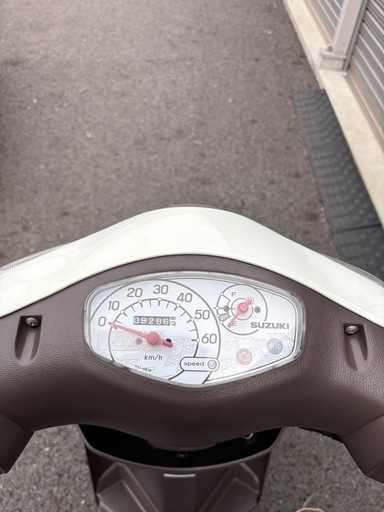4003.高年式現行型レッツG 上位グレードシート新品燃費、始動性抜群 