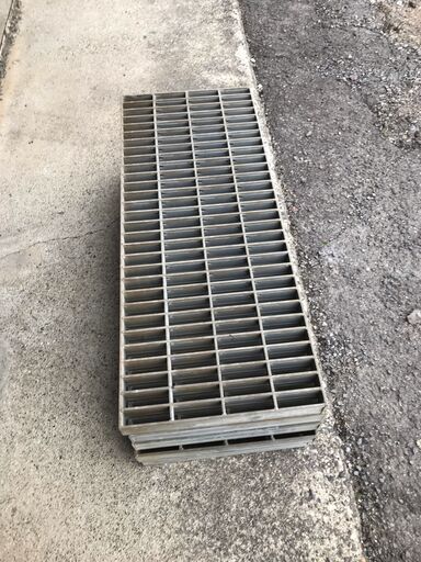 グレーチング　６枚　合計￥16800　滋賀もしくは関東で渡します