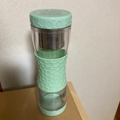 【受渡し予定者あり】茶こし付き水筒500mlくらい