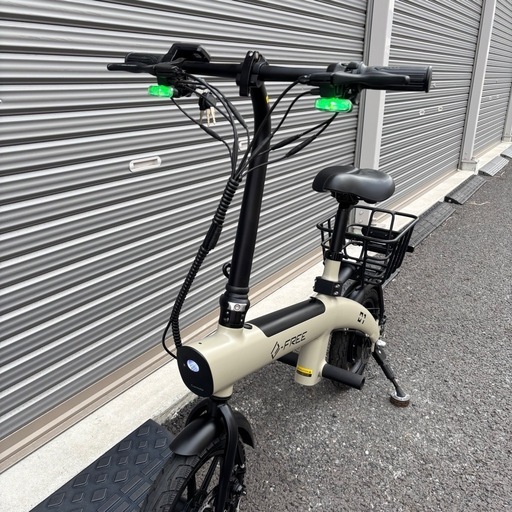 4006.新古車26Km e-FREE01 特定小型 免許、ヘルメット不用 千葉県柏市