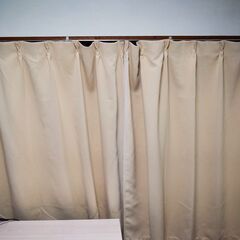 窓用カーテン　幅100cm丈135cm 2枚組　遮光　ベージュの画像