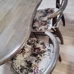 キッチン ダイニングテーブルとイス４脚セットの画像