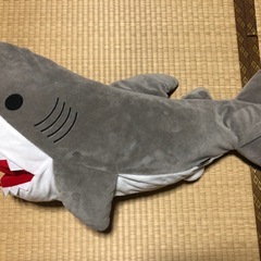 サメ型クッション