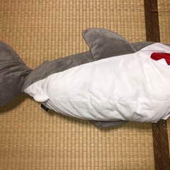 サメ型クッションの画像